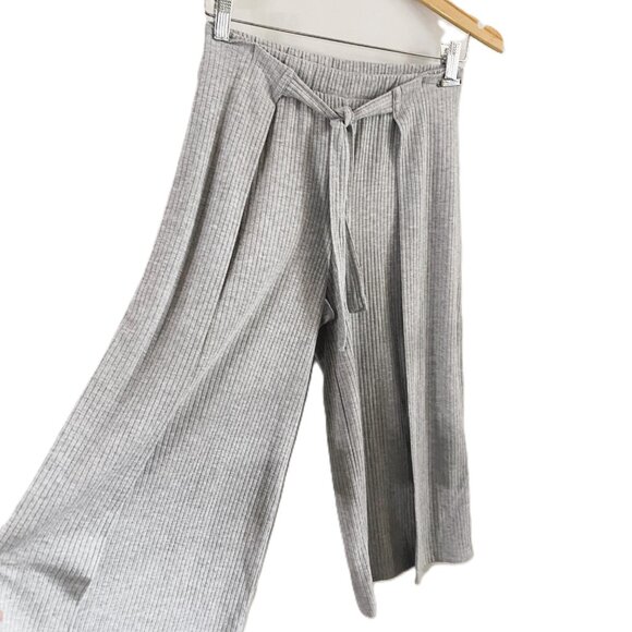Betsey Johnson | Performance Grey Wide Leg Capri Length Pants |‎ Size XS Women's - Picture 4 of 12